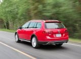 volkswagen_2017_golf_alltrack_031.jpg