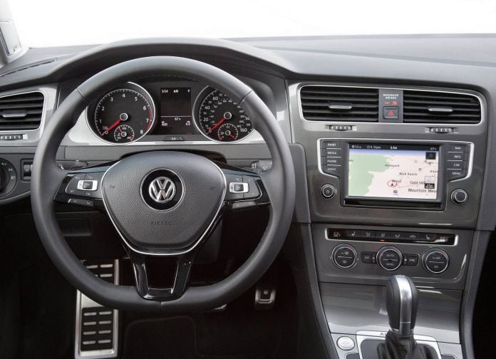 2017 Volkswagen Golf Alltrack - фотография 33 из 51