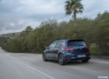 volkswagen_2017_golf_gtd_009.jpg