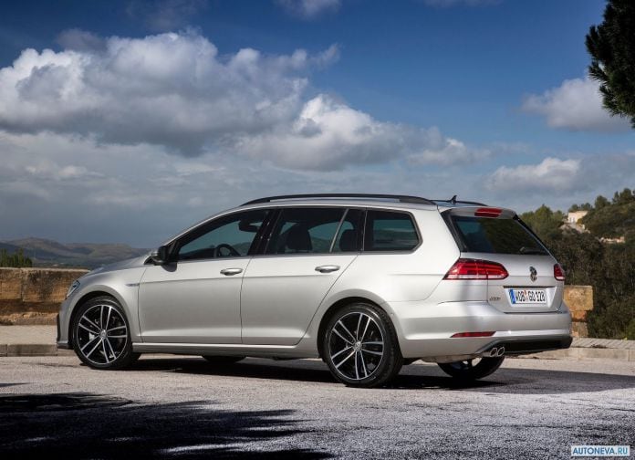 2017 Volkswagen Golf GTD Variant - фотография 10 из 15