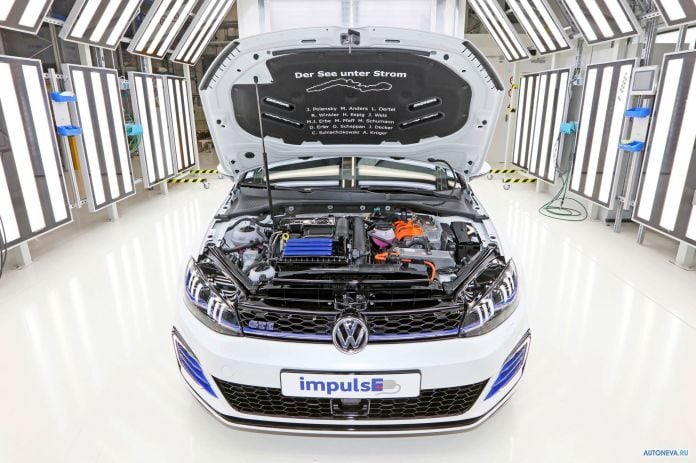 2017 Volkswagen Golf GTE Variant impulsE Concept - фотография 5 из 5 2017 Volkswagen Golf GTE Variant impulsE Concept - фотография 5 из 5