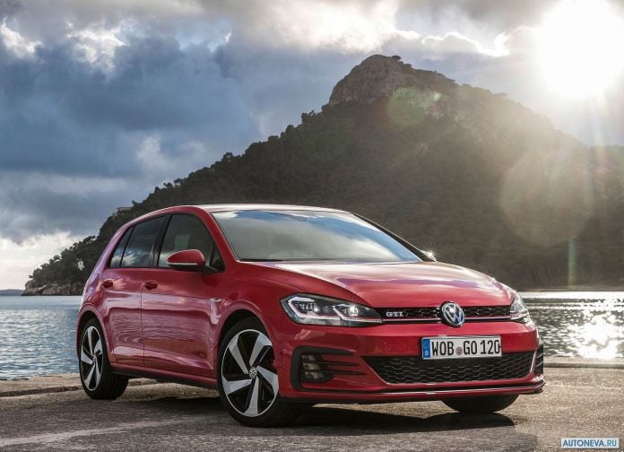 2017 Volkswagen Golf GTI - фотография 4 из 43