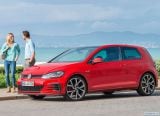 volkswagen_2017_golf_gti_009.jpg