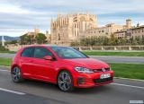 volkswagen_2017_golf_gti_010.jpg