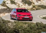 volkswagen_2017_golf_gti_012.jpg