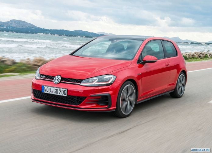 2017 Volkswagen Golf GTI - фотография 14 из 43