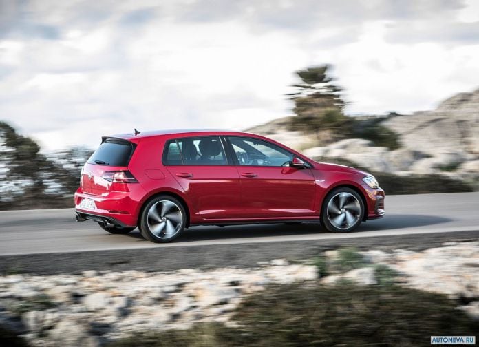 2017 Volkswagen Golf GTI - фотография 27 из 43