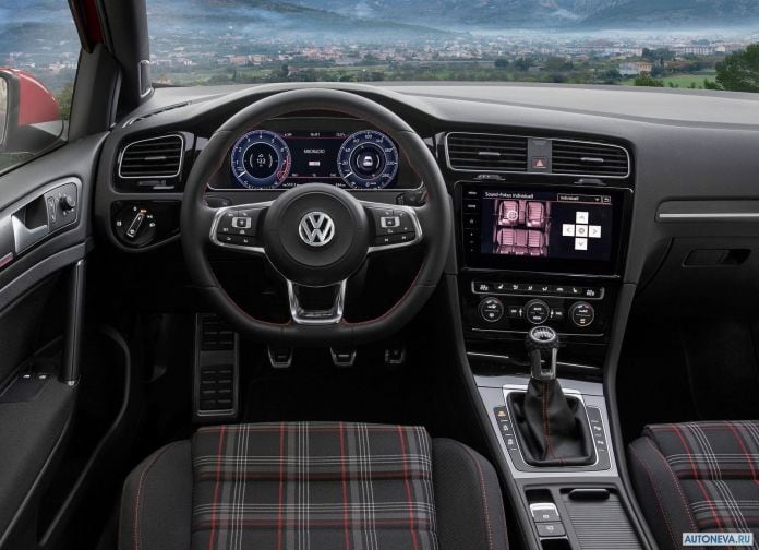 2017 Volkswagen Golf GTI - фотография 32 из 43