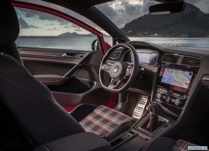 2017 Volkswagen Golf GTI - фотография 34 из 43