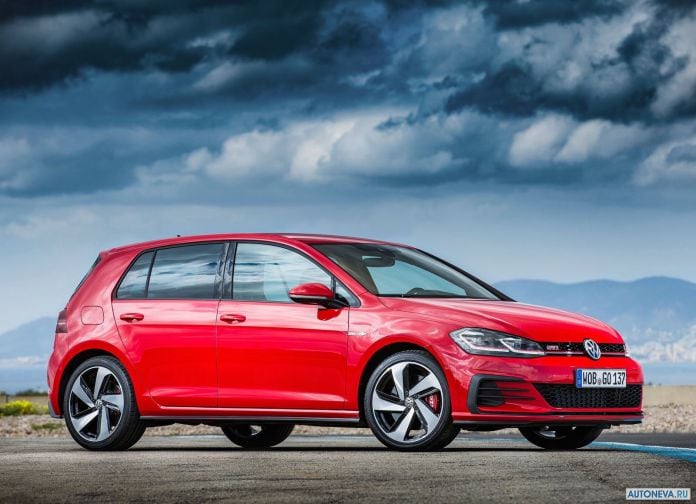 2017 Volkswagen Golf GTI Performance - фотография 3 из 38