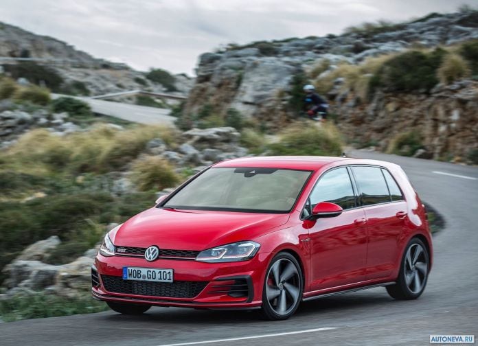2017 Volkswagen Golf GTI Performance - фотография 7 из 38