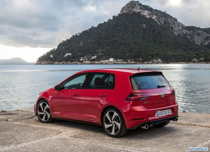 2017 Volkswagen Golf GTI Performance - фотография 18 из 38