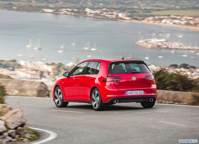 2017 Volkswagen Golf GTI Performance - фотография 20 из 38