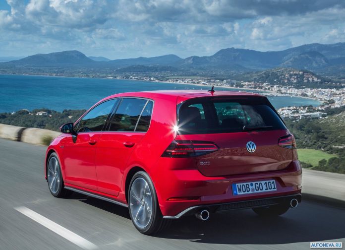 2017 Volkswagen Golf GTI Performance - фотография 21 из 38