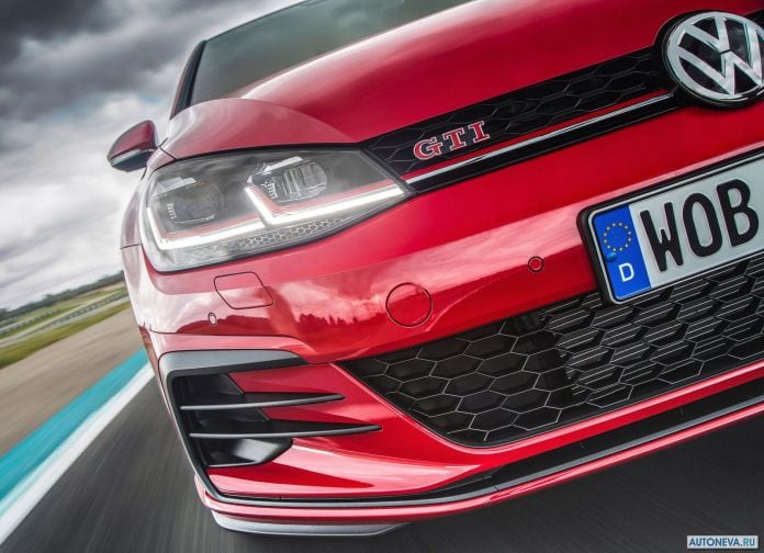 2017 Volkswagen Golf GTI Performance - фотография 30 из 38