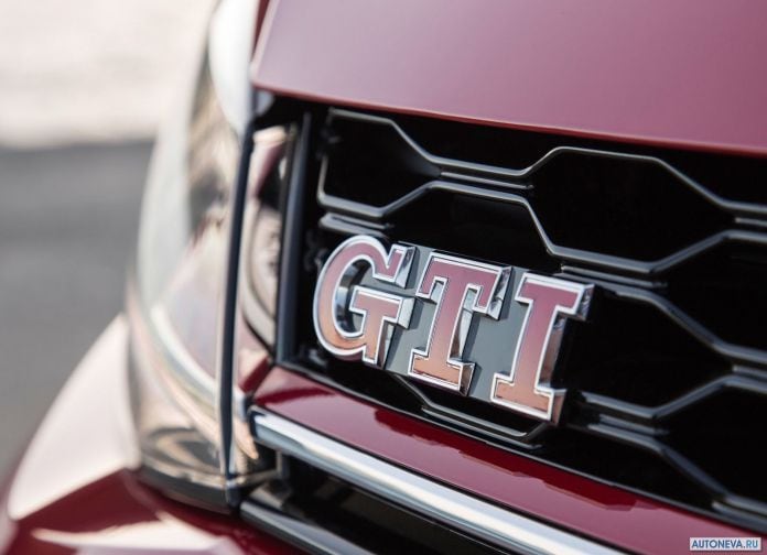2017 Volkswagen Golf GTI Performance - фотография 32 из 38