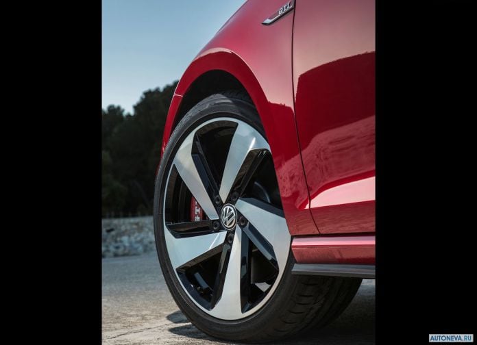 2017 Volkswagen Golf GTI Performance - фотография 36 из 38