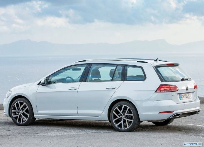 2017 Volkswagen Golf Variant - фотография 16 из 29