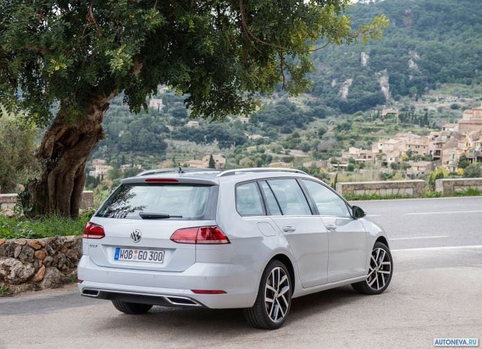 2017 Volkswagen Golf Variant - фотография 18 из 29