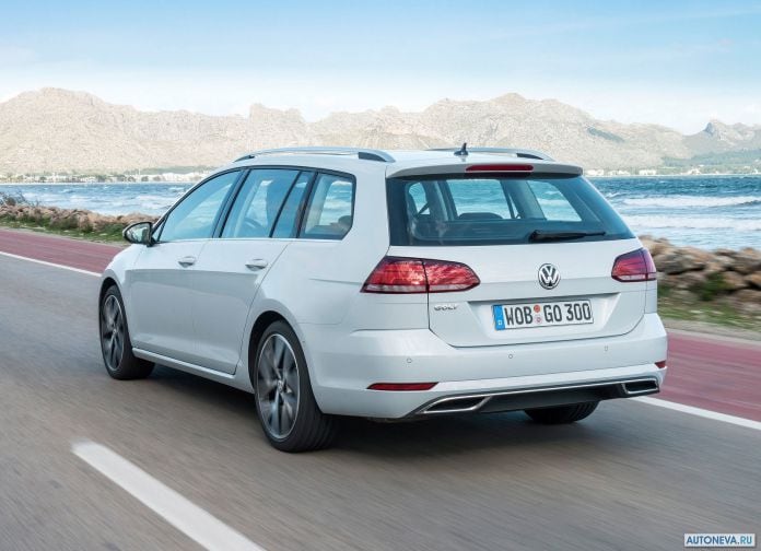 2017 Volkswagen Golf Variant - фотография 22 из 29
