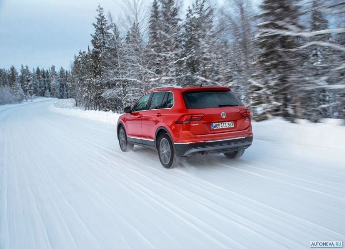 2017 Volkswagen Tiguan - фотография 42 из 62