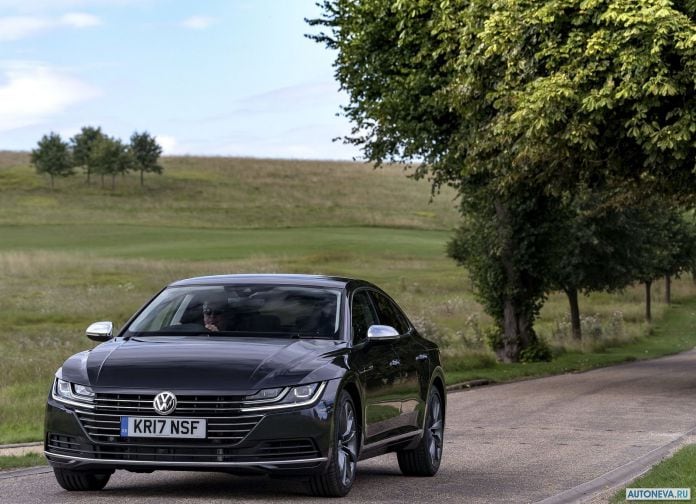 2018 Volkswagen Arteon UK-version - фотография 12 из 61