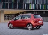 volkswagen_2018_golf_sportsvan_008.jpg