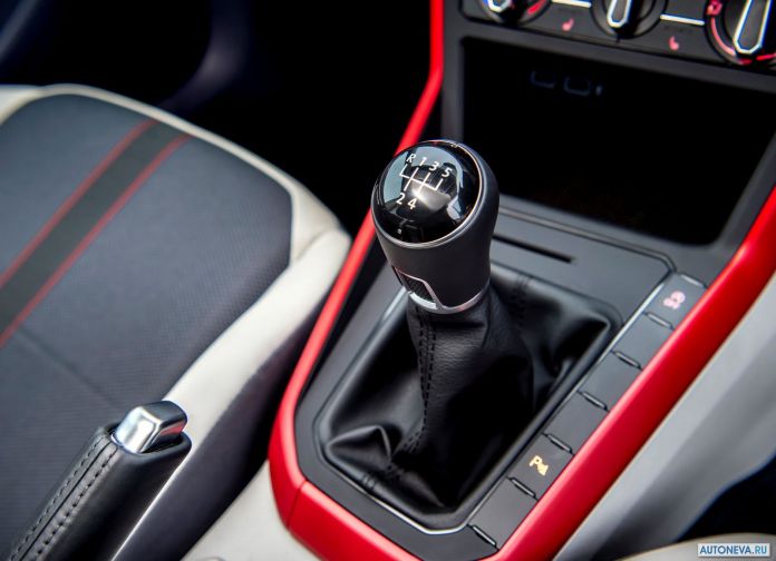 2018 Volkswagen Polo UK-version - фотография 53 из 90 2018 Volkswagen Polo UK-version - фотография 53 из 90