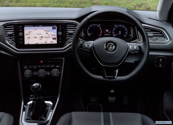 2018 Volkswagen T-Roc UK-version - фотография 46 из 74