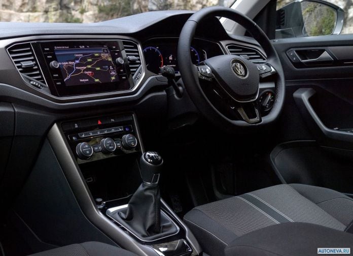 2018 Volkswagen T-Roc UK-version - фотография 48 из 74