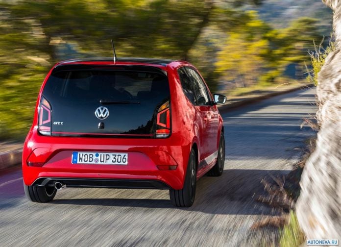 2018 Volkswagen Up GTI - фотография 21 из 36