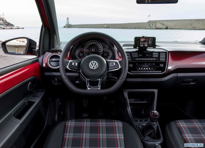 2018 Volkswagen Up GTI - фотография 30 из 36 2018 Volkswagen Up GTI - фотография 30 из 36