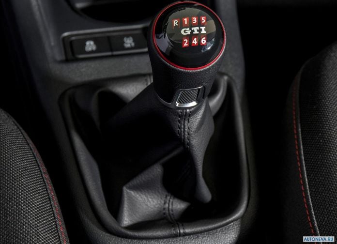 2018 Volkswagen Up GTI - фотография 32 из 36 2018 Volkswagen Up GTI - фотография 32 из 36