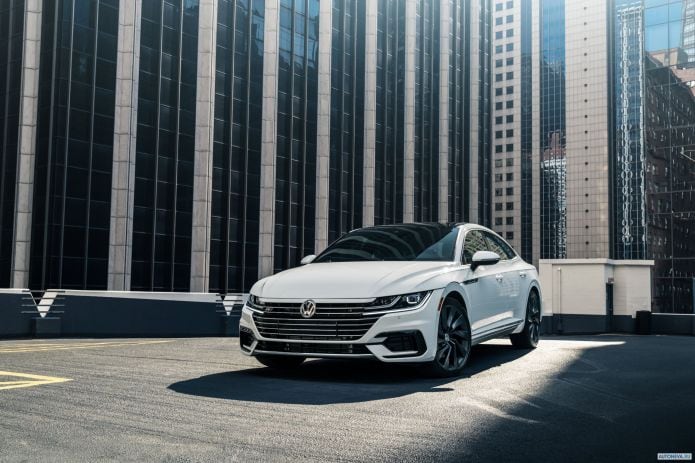 2019 Volkswagen Arteon 4Motion R-line NA - фотография 1 из 40