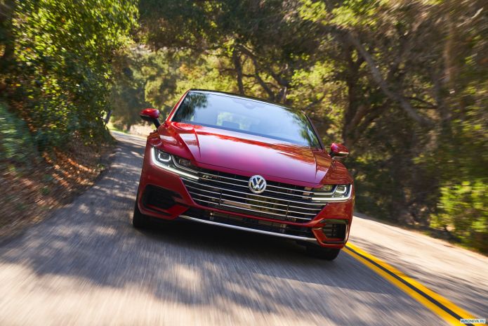 2019 Volkswagen Arteon 4Motion R-line NA - фотография 3 из 40