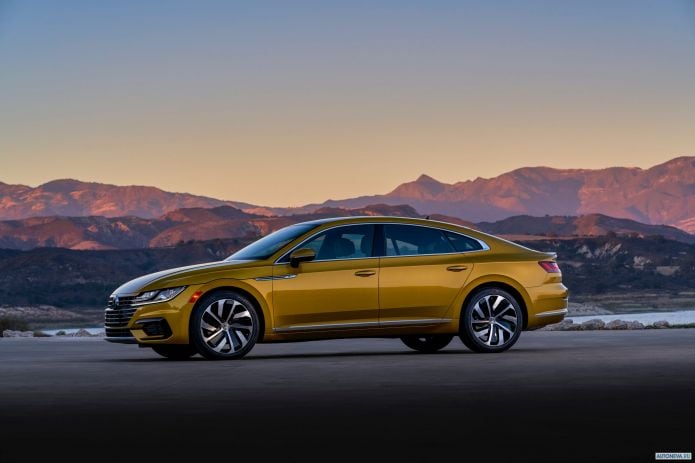 2019 Volkswagen Arteon 4Motion R-line NA - фотография 17 из 40