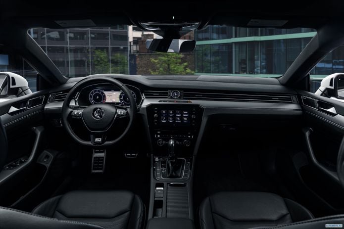 2019 Volkswagen Arteon 4Motion R-line NA - фотография 30 из 40 2019 Volkswagen Arteon 4Motion R-line NA - фотография 30 из 40