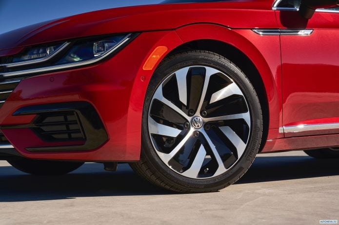 2019 Volkswagen Arteon 4Motion R-line NA - фотография 39 из 40 2019 Volkswagen Arteon 4Motion R-line NA - фотография 39 из 40