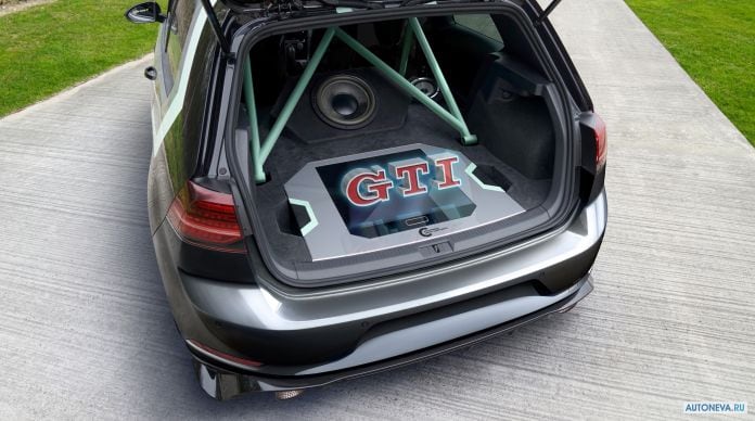 2019 Volkswagen Golf GTI Aurora Concept - фотография 2 из 3