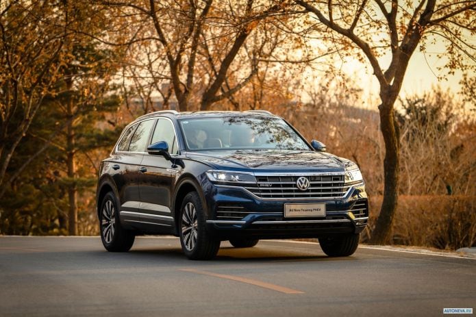 2019 Volkswagen Touareg PHEV (China) - фотография 1 из 3