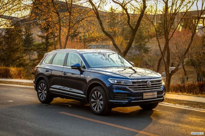 2019 Volkswagen Touareg PHEV (China) - фотография 2 из 3