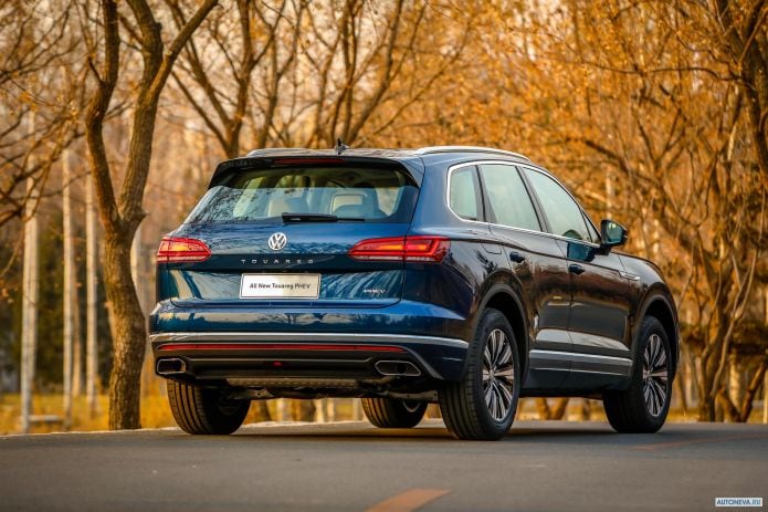 2019 Volkswagen Touareg PHEV (China) - фотография 3 из 3