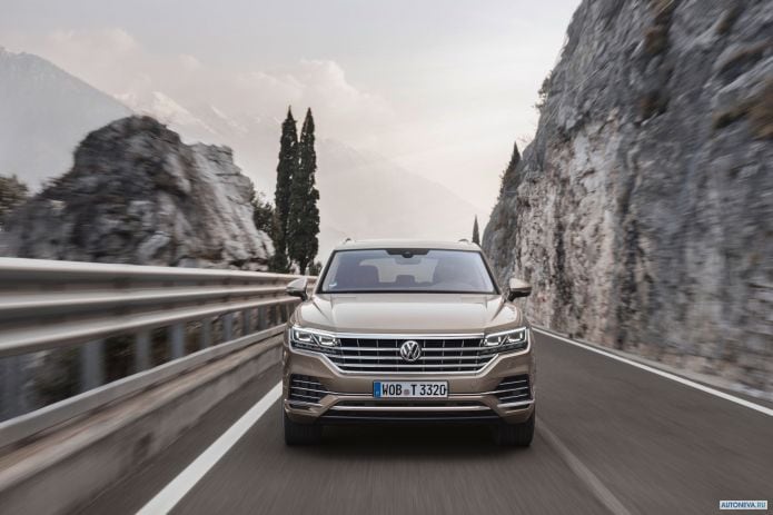 2019 Volkswagen Touareg V6 TDI Atmosphere - фотография 2 из 13 2019 Volkswagen Touareg V6 TDI Atmosphere - фотография 2 из 13