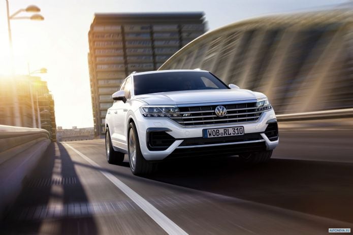 2019 Volkswagen Touareg V6 TDI R-line - фотография 3 из 40