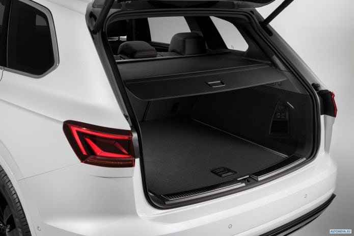 2019 Volkswagen Touareg V6 TDI R-line - фотография 33 из 40 2019 Volkswagen Touareg V6 TDI R-line - фотография 33 из 40