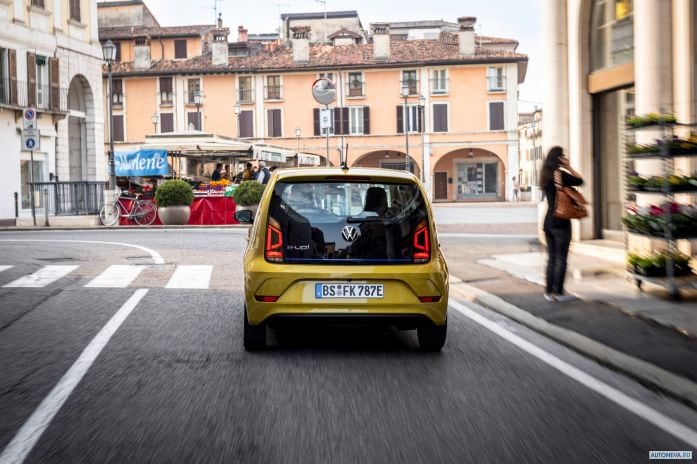 2020 Volkswagen e-up - фотография 33 из 40