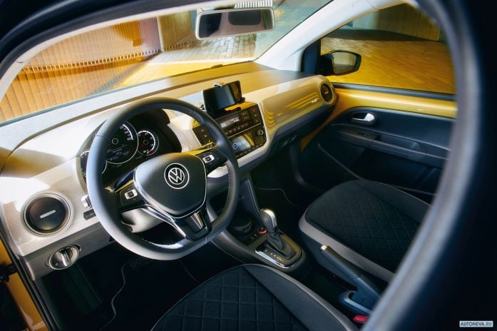 2020 Volkswagen e-up - фотография 39 из 40 2020 Volkswagen e-up - фотография 39 из 40