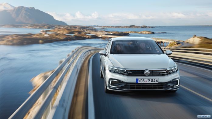 2020 Volkswagen Passat GTE - фотография 1 из 8 2020 Volkswagen Passat GTE - фотография 1 из 8