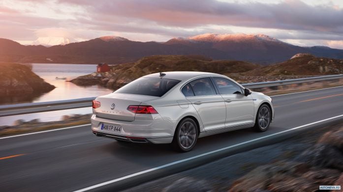 2020 Volkswagen Passat GTE - фотография 4 из 8