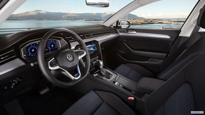 2020 Volkswagen Passat GTE - фотография 8 из 8